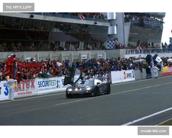 美国站后迈凯伦锁定车队总冠军 连续两年称霸F1赛场